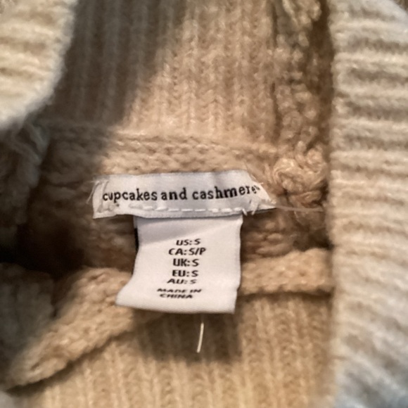 Cupcakes and Cashmere Sweater Women’s Size Small - Picture 5 of 5